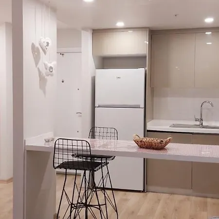 Apartment Ed House *